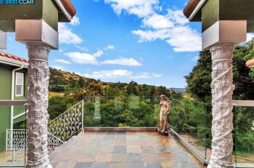 200 Hall Dr, Orinda, CA 94563-4006