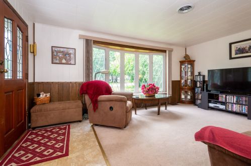 821 Rinear Rd, Antioch, IL 60002-1854