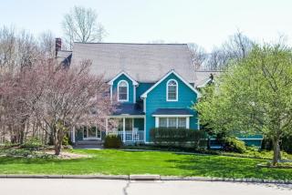 13 Whitewood Dr, Branford, CT 06405-3356