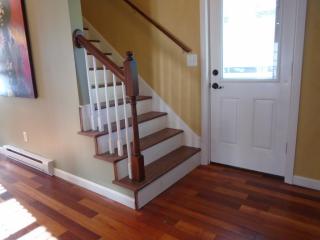 17 Hewitt St, Providence, RI 02909-1051