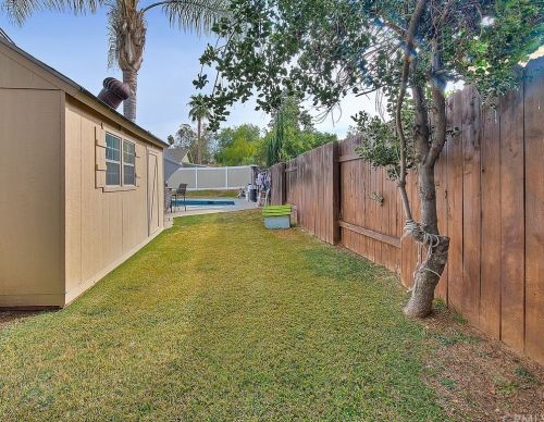 2742 Gleason Ct, Riverside CA  92506-4325 exterior