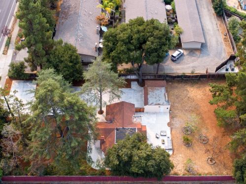 682 San Antonio Rd, Los Altos CA 94022-1304 exterior