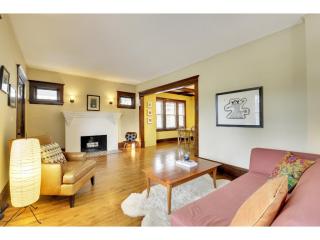 709 35th St, Minneapolis MN  55408-4168 exterior