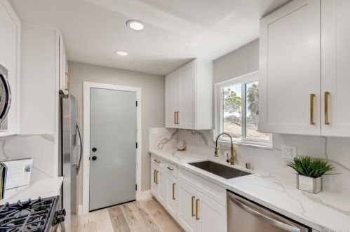 24 Palomar St, Chula Vista CA  91911-3533 exterior