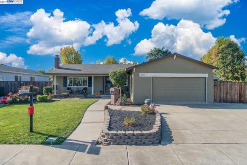 1171 Crystal Cir, Livermore, CA 94550-5123