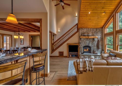 10865 Pine Cone Dr, Truckee CA  96161-3154 exterior