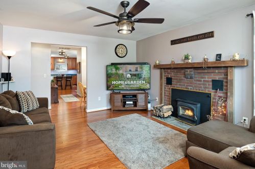 6132 Shady Side Rd, Shady Side MD exterior