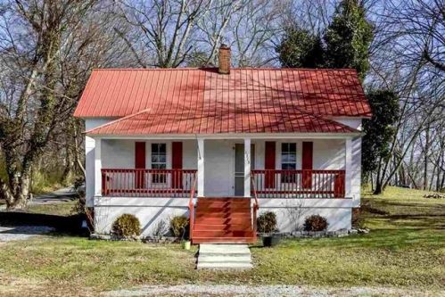 1313 Clayton St, Athens, TN 37303-1911