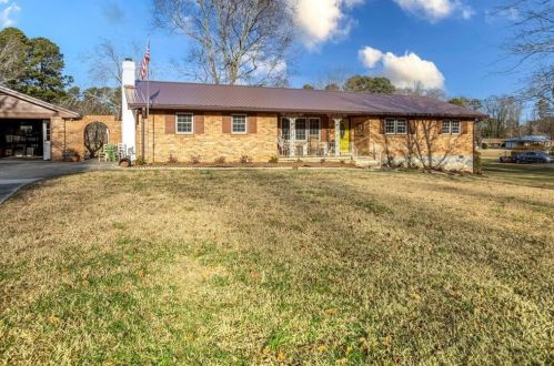 2379 Eastwood Dr, Lithonia, GA 30078-2617