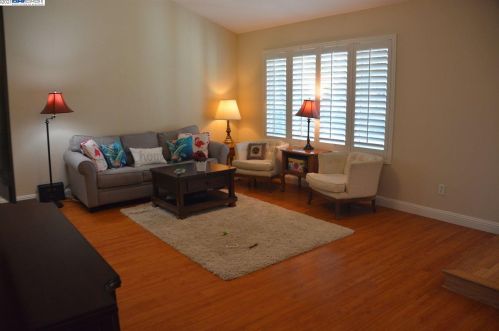 5324 Lenore Ave, Livermore, CA 94550-2381
