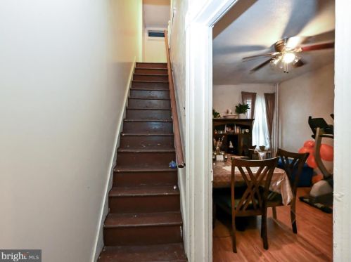 413 Howard Ave, Lancaster PA  17602-4419 exterior