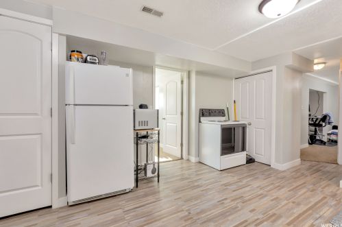 7495 2200, Taylorsville UT 84088-9515 exterior