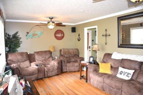 3 Raintree Dr, Silver Creek, GA 30173-2616