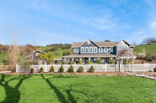 7670 Crews Rd, Gilroy CA  95020-9558 exterior