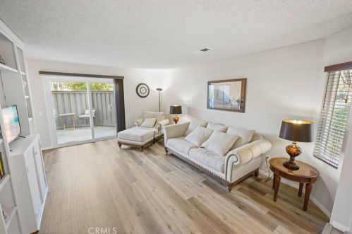 431 Tangelo, Irvine CA  92618-4483 exterior
