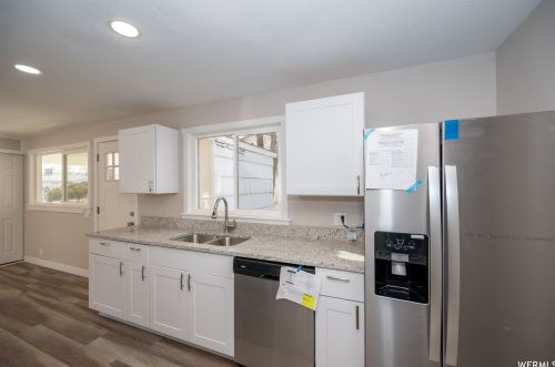 2146 Westfield Cir, Taylorsville UT 84084-4222 exterior