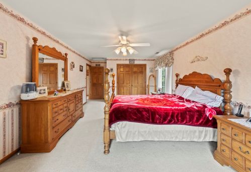 8815 Aintree Ln, Willowbrook IL  60527-8392 exterior