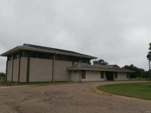 307 Main St, Loraine, IL 62349-1078