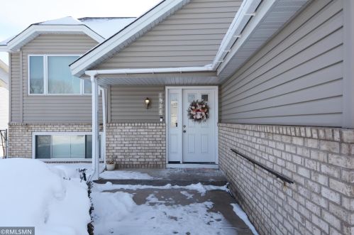 1658 Helmo Rd, Saint Paul, MN 55128-5502