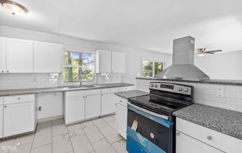 2916 Handy Dr, Atlanta GA  30318-7239 exterior