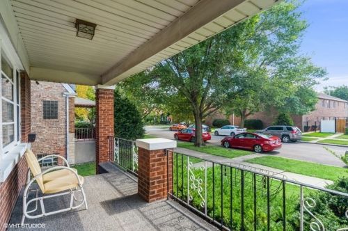 5808 Eddy St, Chicago, IL 60634-4351
