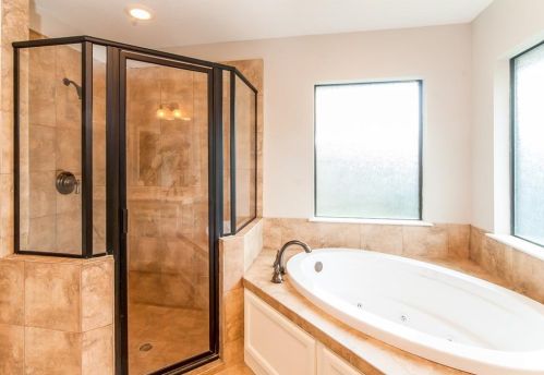 10216 Wood Fern Ct, Conroe TX  77385-7912 exterior
