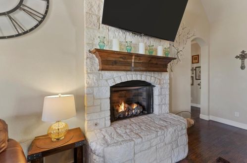 7662 Ben Day Murrin Rd, Fort Worth TX  76126-9384 exterior