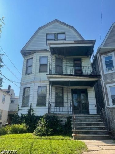 373 Seymour Ave, Newark, NJ 07112-2137