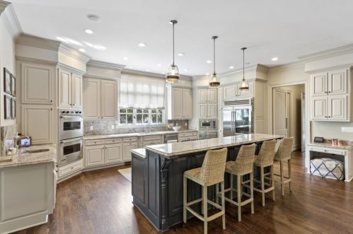 876 Berkshire Rd, Atlanta GA  30324-4930 exterior