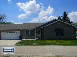 215 Buchanan St, Morris, IL 60450-1504