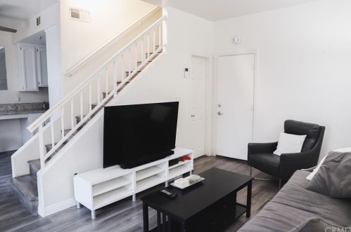 237 Coffman St, Anaheim CA  92805-7100 exterior