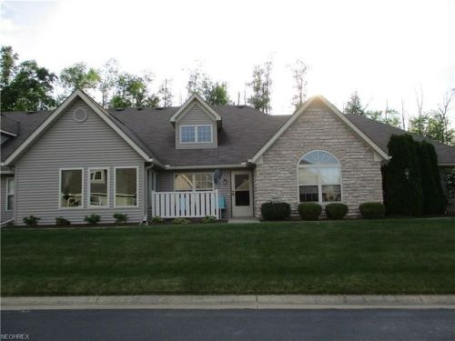 8827 Scotslanding Cir, Massillon, OH 44646-1207