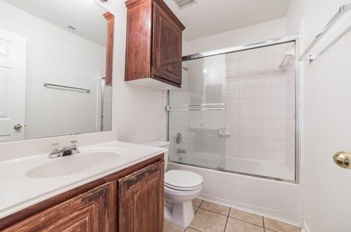 15624 Fisher Is Dr, Austin TX  78717-3833 exterior