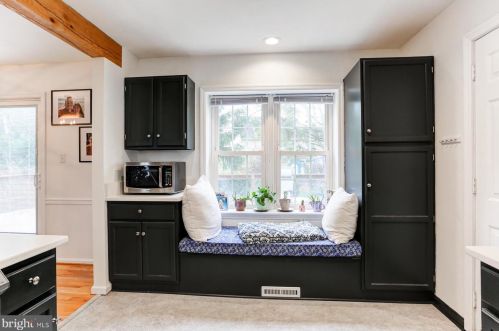 1546 Dunmore Dr, Lancaster PA  17602-1247 exterior