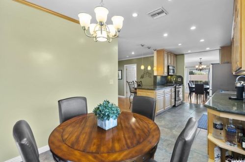1048 Eilinita Ave, Glendale CA  91208-1130 exterior