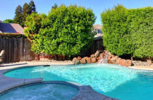 8607 Mystras Cir, Elk Grove, CA 95624-3454
