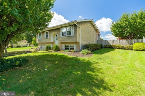 5518 Edsel St, Harrisburg, PA 17109-5658