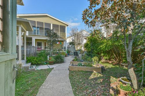 1122 45th St, Galveston, TX 77550-3712
