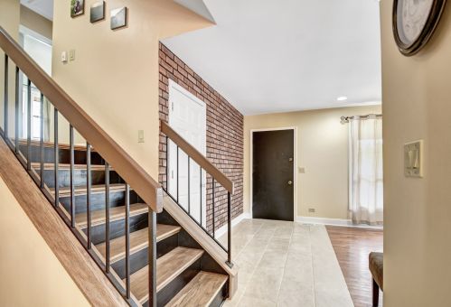 554 Emerson Cir, Lemont, IL 60440-2675