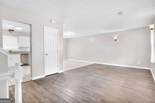 3283 Wintercreeper Dr, Lithonia, GA 30038-2668