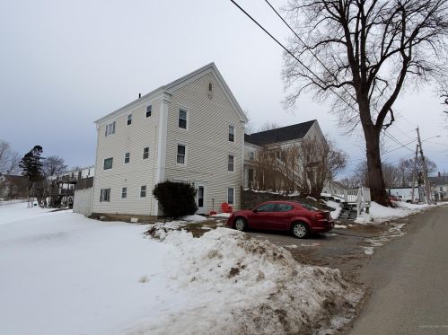 11 Gilchrest St, Thomaston ME  04861-1634 exterior