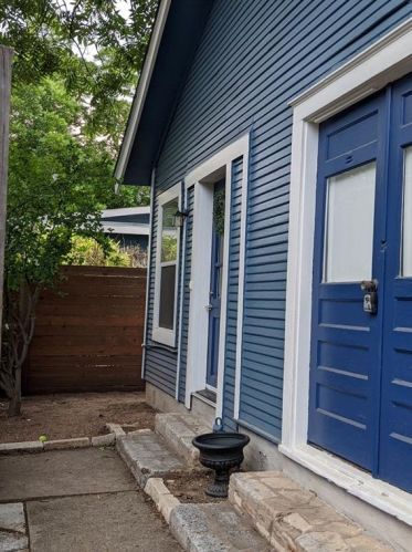 1402 3rd St, Austin, TX 78702-4318