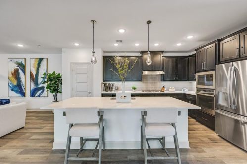 1557 Jackson St, Carrollton TX 75006-6253 exterior