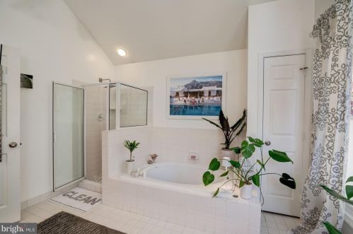 10009 Leafy Ave, Silver Spring MD 20910-1021 exterior