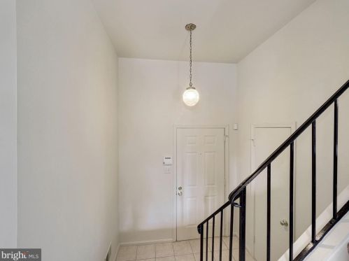 1911 Bronzegate Blvd, Silver Spring, MD 20904-1958