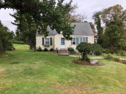 39 Valley View Rd, Upper Stepney, CT 06468-2045