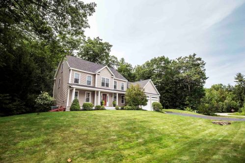 9 Carriage Hill Ln, Dover, NH 03820-6246