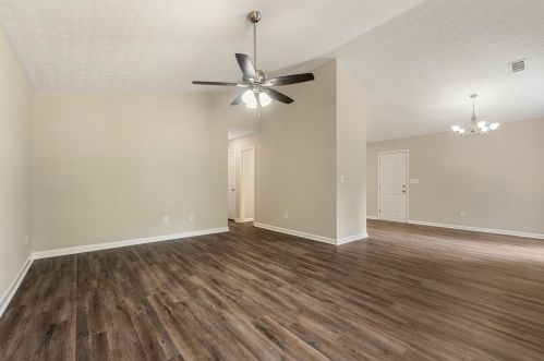 127 Hillcrest Dr, Stockbridge GA  30281-1762 exterior
