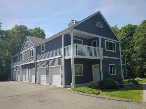 219 Windgate Cir, Upper Stepney, CT 06468-2849