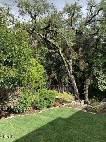2036 Montecito Dr, Glendale CA  91208-1824 exterior
